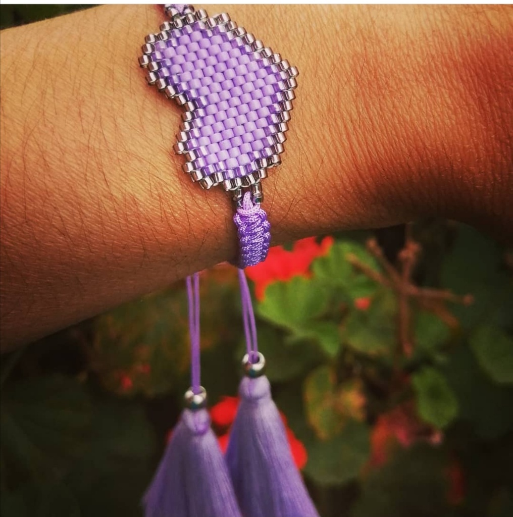 Brazalete Corazón con  Borlas