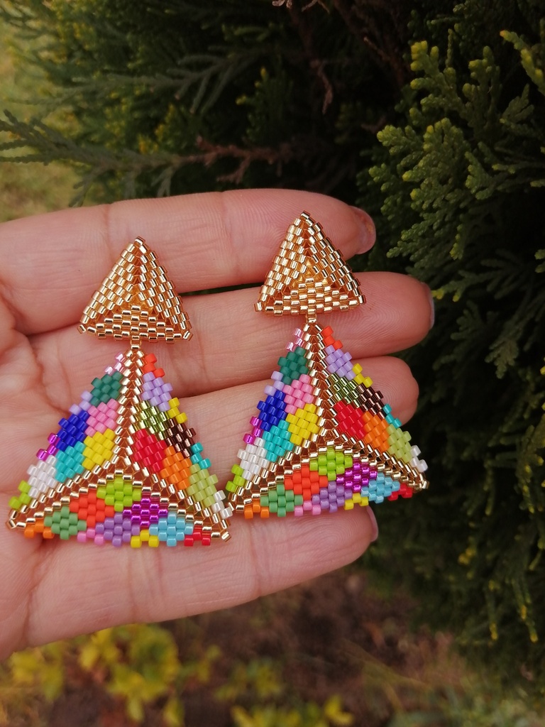 Aretes triangular multicolor