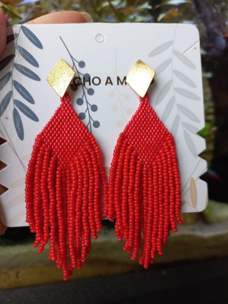 Aretes flecos rojos
