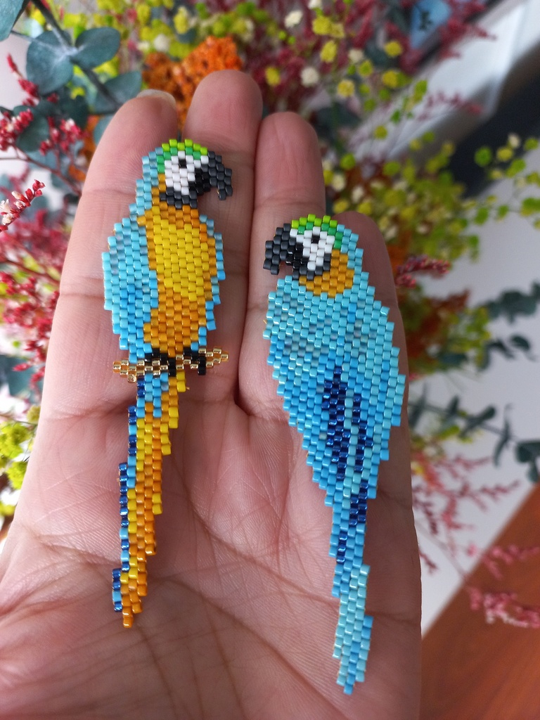 Aretes Guacamaya