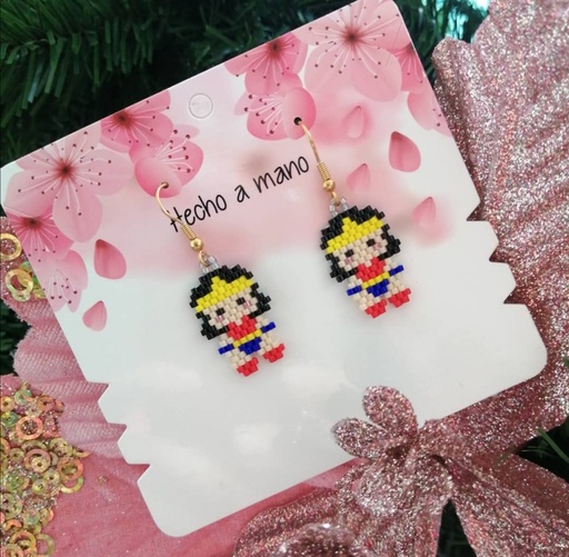 Aretes Mujer Maravilla