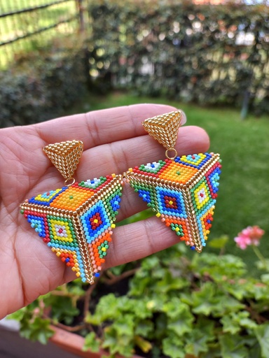 Aretes multicolor