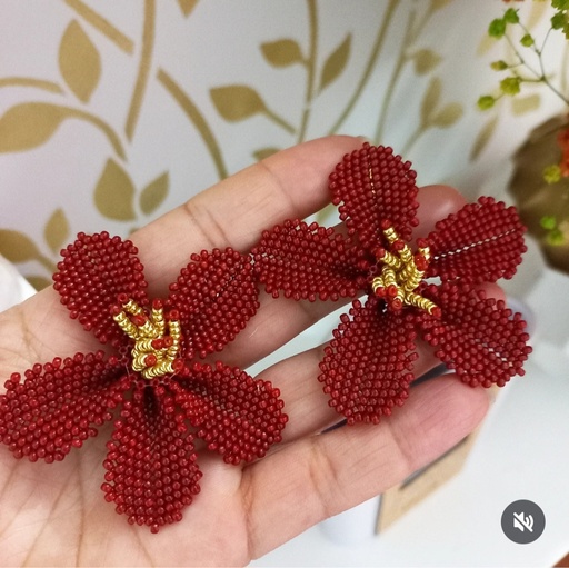 Aretes flor rojas